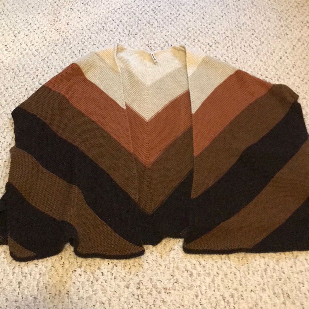 Stradivarius poncho